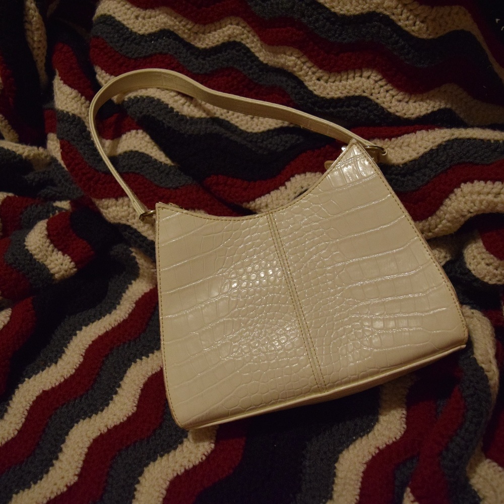 Liz Claiborne Cream Croc-Embossed Bag